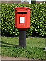 Sway: postbox № SO41 154, Brighton Road