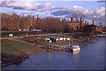 TQ1568 : River Thames, Hampton Court by Stephen McKay