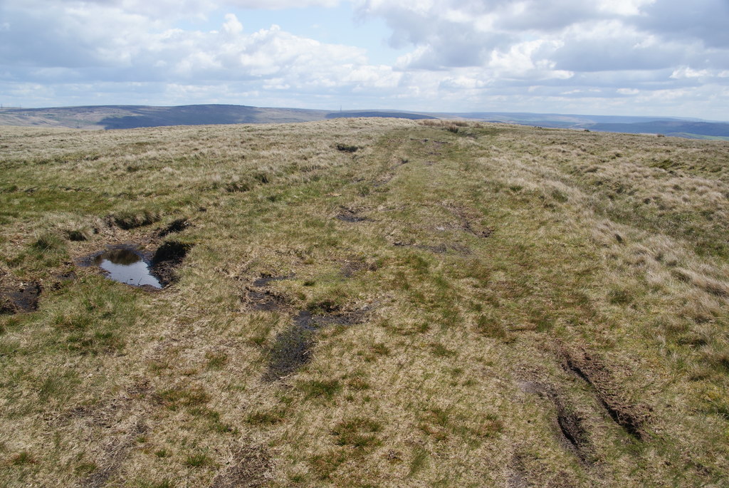 The top of Crook Hill © Bill Boaden :: Geograph Britain and Ireland