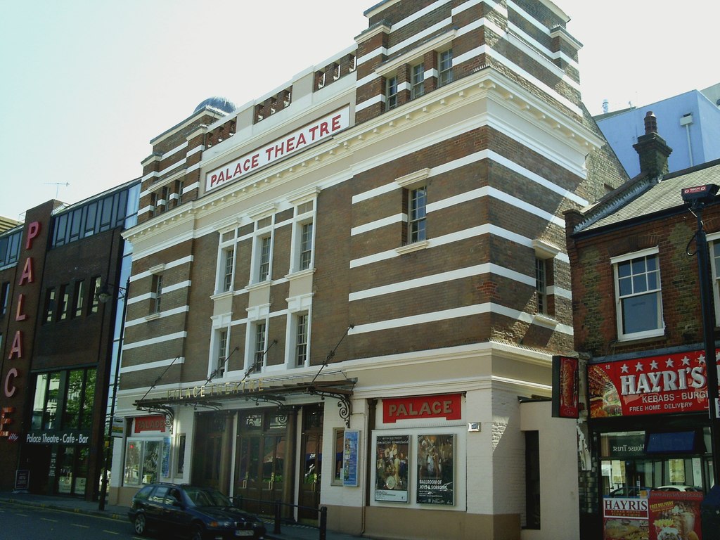 watford-palace-theatre-graham-hale-geograph-britain-and-ireland