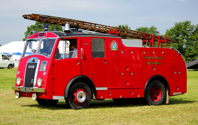 Vintage Fire Engine at the Cheshire Show © Jeff Buck :: Geograph ...