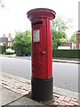 Edward VII postbox, Ingram Avenue, NW11