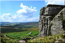 SK2285 : At Crow Chin, Stanage Edge looking westwards by Neil Theasby
