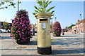 SU4806 : Golden post box in Hamble's High Street by Barry Shimmon