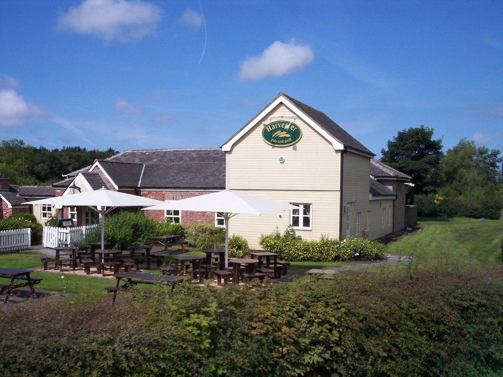 The Red Squirrel Harvester Pub on the... © Raymond Knapman :: Geograph