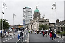 O1634 : The Custom House and Liberty Hall, Dublin by Eric Jones