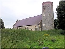 TM4098 : St Mary's Church and graveyard, Norton Subcourse by Helen Steed