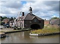 Coventry Canal: Hartshill BWB covered dock