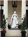  : Queen Victoria statue by Thomas Nugent