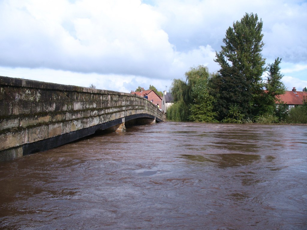 The Ure in flood at Boroughbridge © Gordon Hatton :: Geograph Britain and Ireland