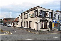 SO8555 : West Midland Tavern (1), Lowesmoor Place, Worcester by P L Chadwick