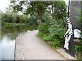 Towpath and sign, Parkhead Junction