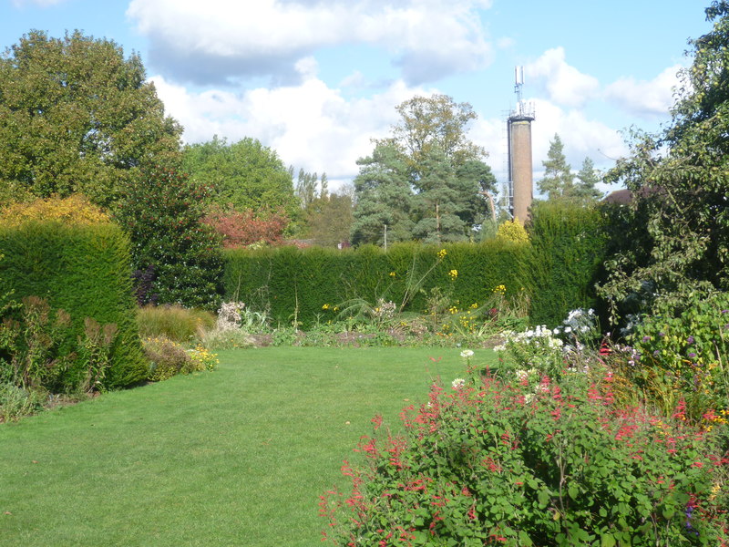 Broadview Gardens, Hadlow College © Marathon :: Geograph Britain and ...