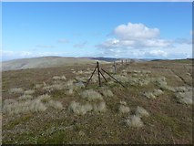NN7034 : Fenceposts at the summit of Meall nan Oighreag by Richard Law