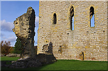 SE6183 : Helmsley Castle by Ian Taylor