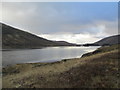 NH1053 : Loch Sgamhain by Jennifer Jones
