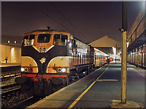 O1635 : Train at Connolly Station - (6) by The Carlisle Kid