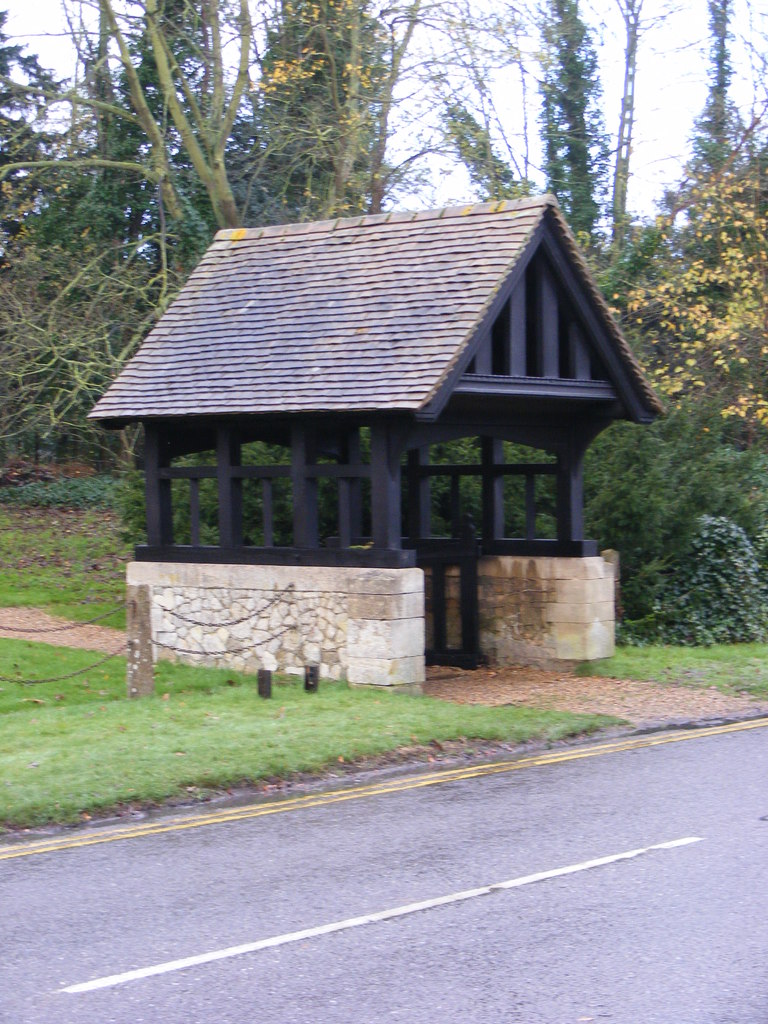 Lych Gate of Waresley Church © Geographer :: Geograph Britain and Ireland