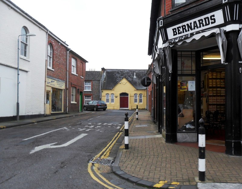 Chapel Street, Newport IOW © nick macneill :: Geograph Britain and Ireland