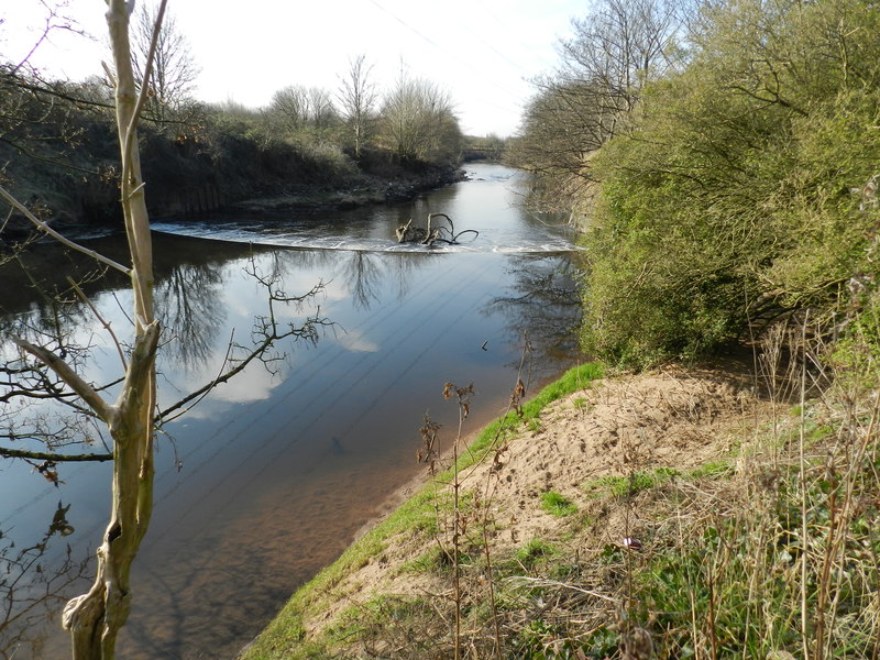 Weir on the River Mersey © Peter Barr :: Geograph Britain and Ireland