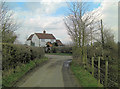SU8187 : Un-named lane junction south of Walnut Tree Farm by Stuart Logan