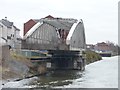 Chester Road swingbridge, beginning to close