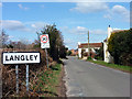 SU4400 : Entering Langley from the south by John Lucas