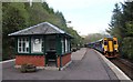 NN3104 : A southbound train arrives at Arrochar and Tarbet station by Alan Reid
