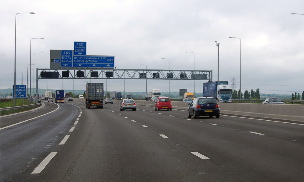 m25-northbound-half-mile-to-junction-29-julian-p-guffogg-geograph