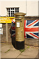 SK6646 : Gold postbox by Richard Croft