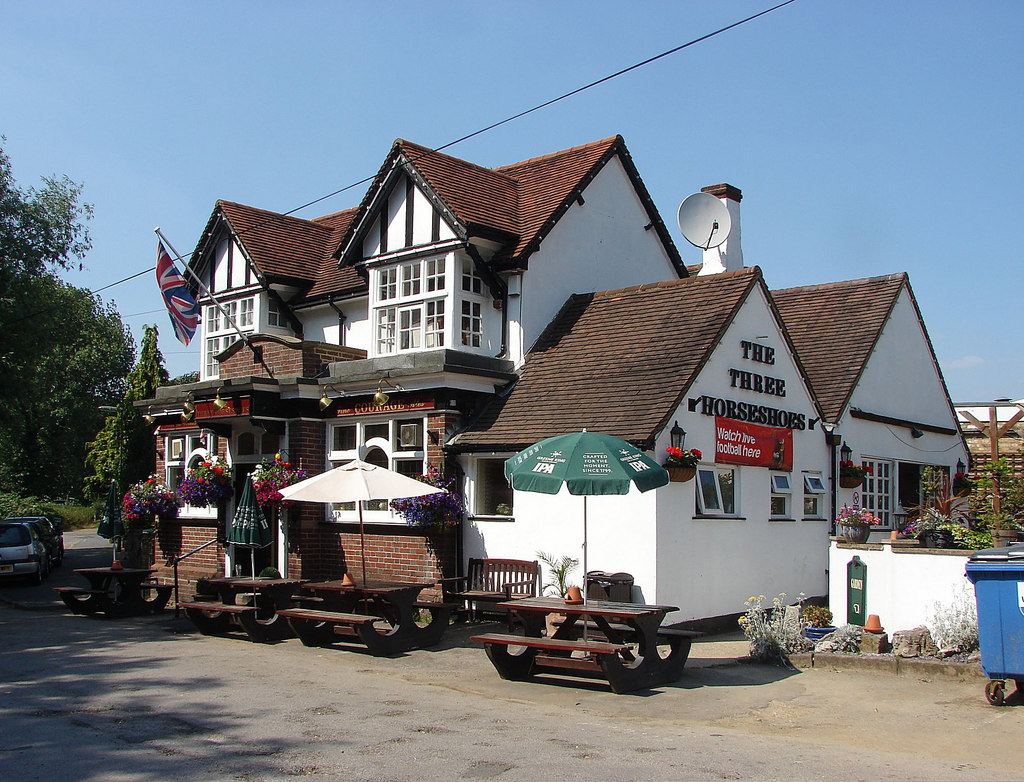 The Three Horseshoes © Alan Hunt :: Geograph Britain and Ireland