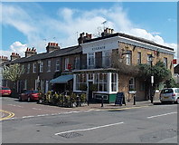 SU9576 : The Bexley Arms, Windsor by Jaggery