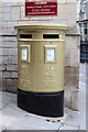 ST8261 : Gold Postbox, Bradford-Upon-Avon by Oast House Archive