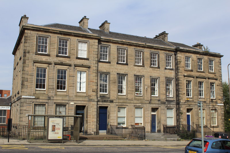 Granton Square, Granton © Leslie Barrie :: Geograph Britain and Ireland