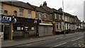 Restaurants and off-licence, Whitehorse Lane, Thornton Heath