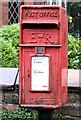 E II R Postbox SK14 37