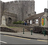 SM9801 : Castle, castle shop, War Memorial and Prince Henry seats, Pembroke by Jaggery
