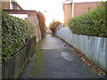 Path over the railway from Welbeck Road