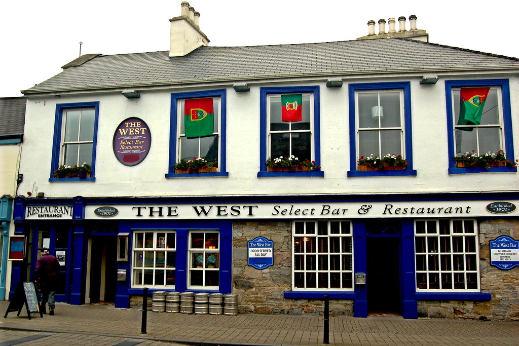 westport-the-west-select-bar-joseph-mischyshyn-geograph-ireland