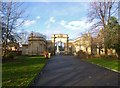 Gorse Hill Park, gateway & lodges