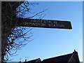 Sign to Orpington Station on Knoll Rise