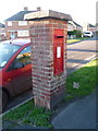 Lymington: postbox № SO41 72, Corbin Road
