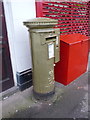 Sunningdale: postbox № SL5 17, London Road