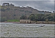 SX4553 : Speedboat passing the Garden Battery by Rob Farrow