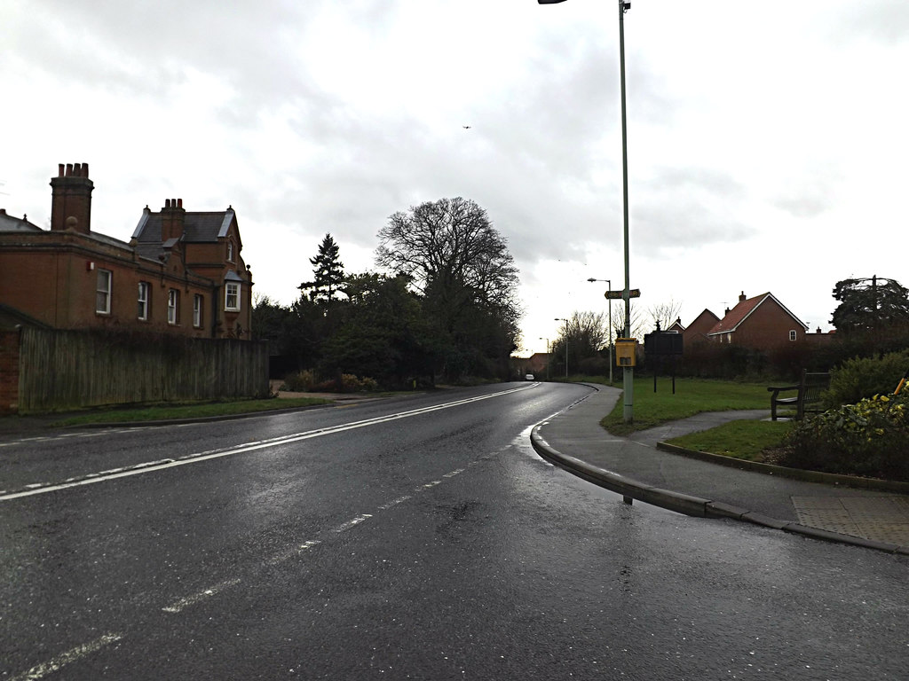 b1438-ipswich-road-woodbridge-geographer-geograph-britain-and-ireland