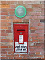 Fontmell Magna: postbox № SP7 28, Church Street