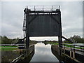 Guillotine gate and towpath footbridge, Don Aqueduct