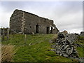 SD9876 : Ruined Farmhouse on Hunters Sleet (2) by Chris Heaton