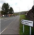 SS9789 : Evanstown this way, Gilfach Goch by Jaggery
