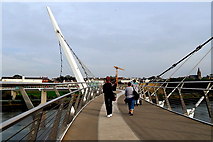 C4316 : Derry - Middle of Peace Bridge  by Suzanne Mischyshyn